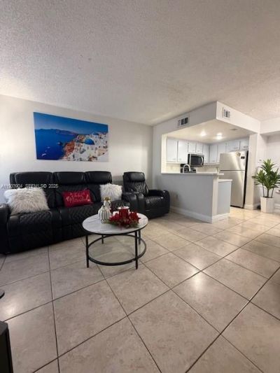 8670 NW 6th Ln, Unit 4-210, Miami, FL 33126 Photo
