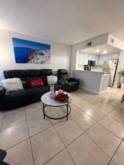 8670 NW 6th Ln, Unit 4-210, Miami, FL 33126 Photo