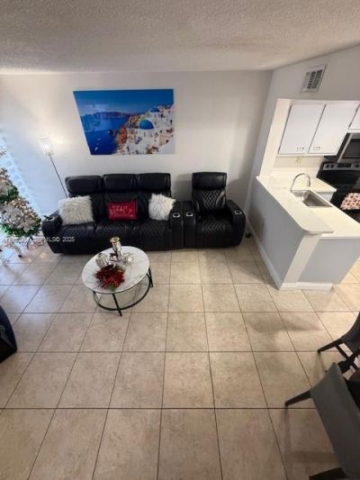 8670 NW 6th Ln, Unit 4-210, Miami, FL 33126 Photo