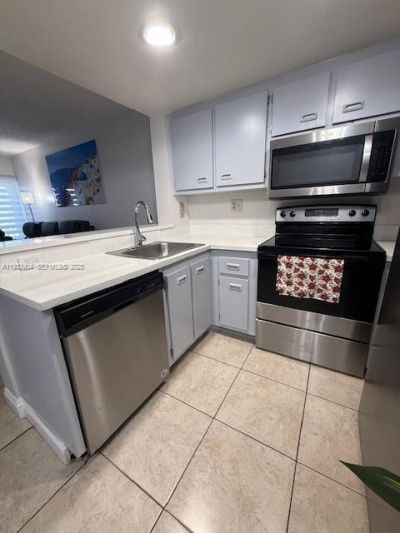 8670 NW 6th Ln, Unit 4-210, Miami, FL 33126 Photo
