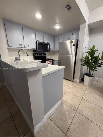 8670 NW 6th Ln, Unit 4-210, Miami, FL 33126 Photo