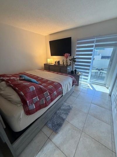 8670 NW 6th Ln, Unit 4-210, Miami, FL 33126 Photo