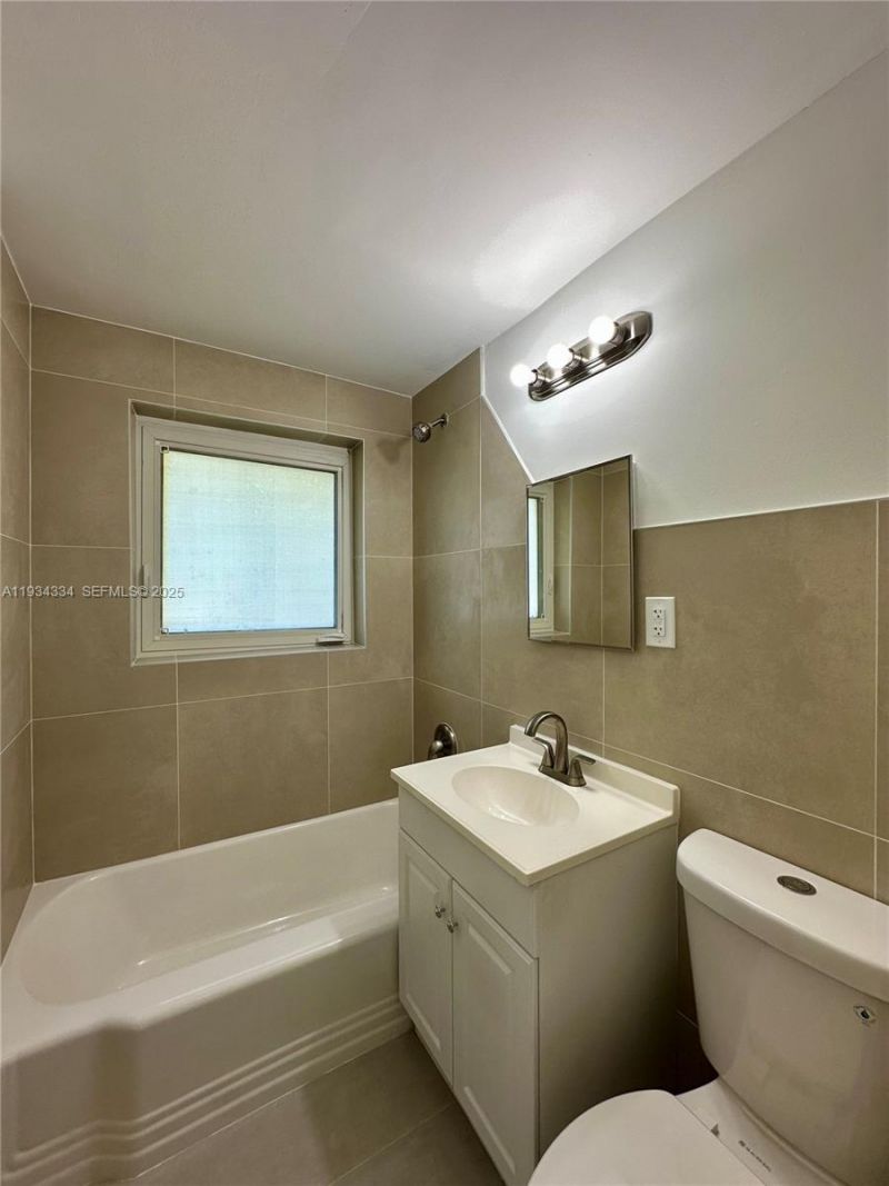 955 Bay Dr , Unit 1, Miami Beach, FL 33141 Photo