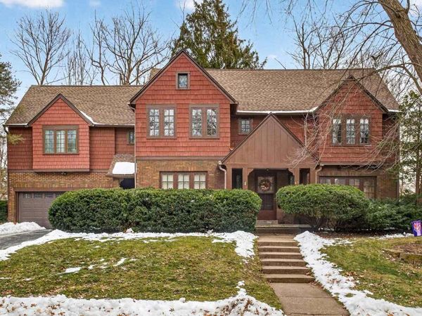 49 Kenwood Avenue, Davenport, IA 52803