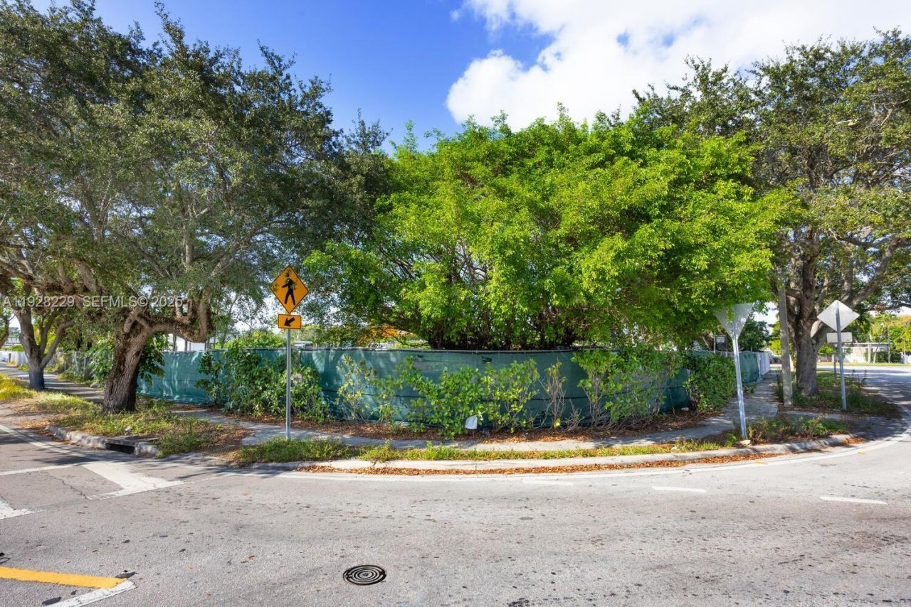 5301 SW 4th St, Miami, FL 33134 Photo