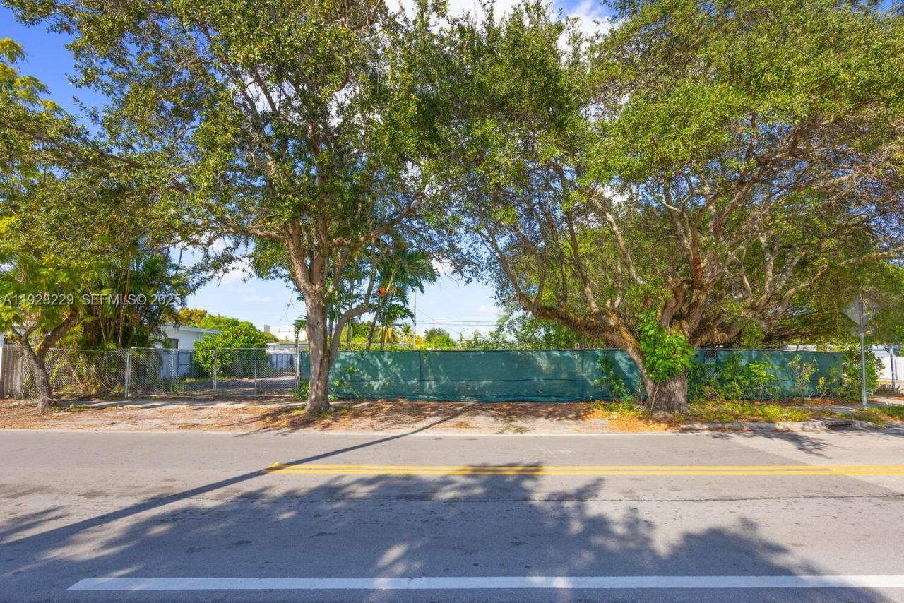 5301 SW 4th St, Miami, FL 33134 Photo