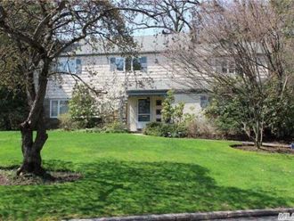 23 Hilltop Drive W Great Neck, NY 11021