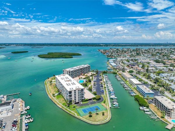Key Capri KEY CAPRI, Unit 301, TREASURE ISLAND, FL 33706