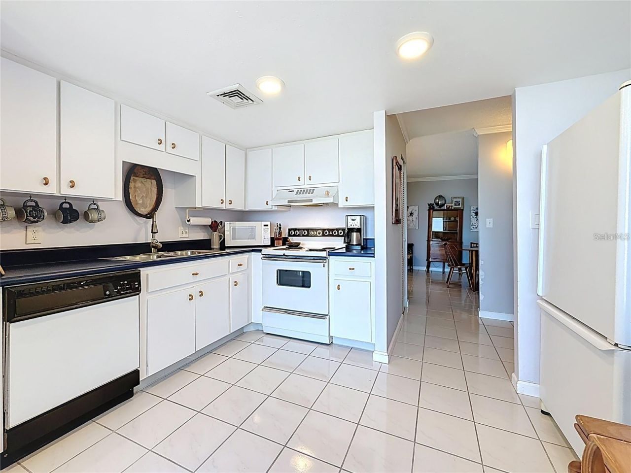 Key Capri Key Capri, Unit 301, Treasure Island, FL 33706 Photo