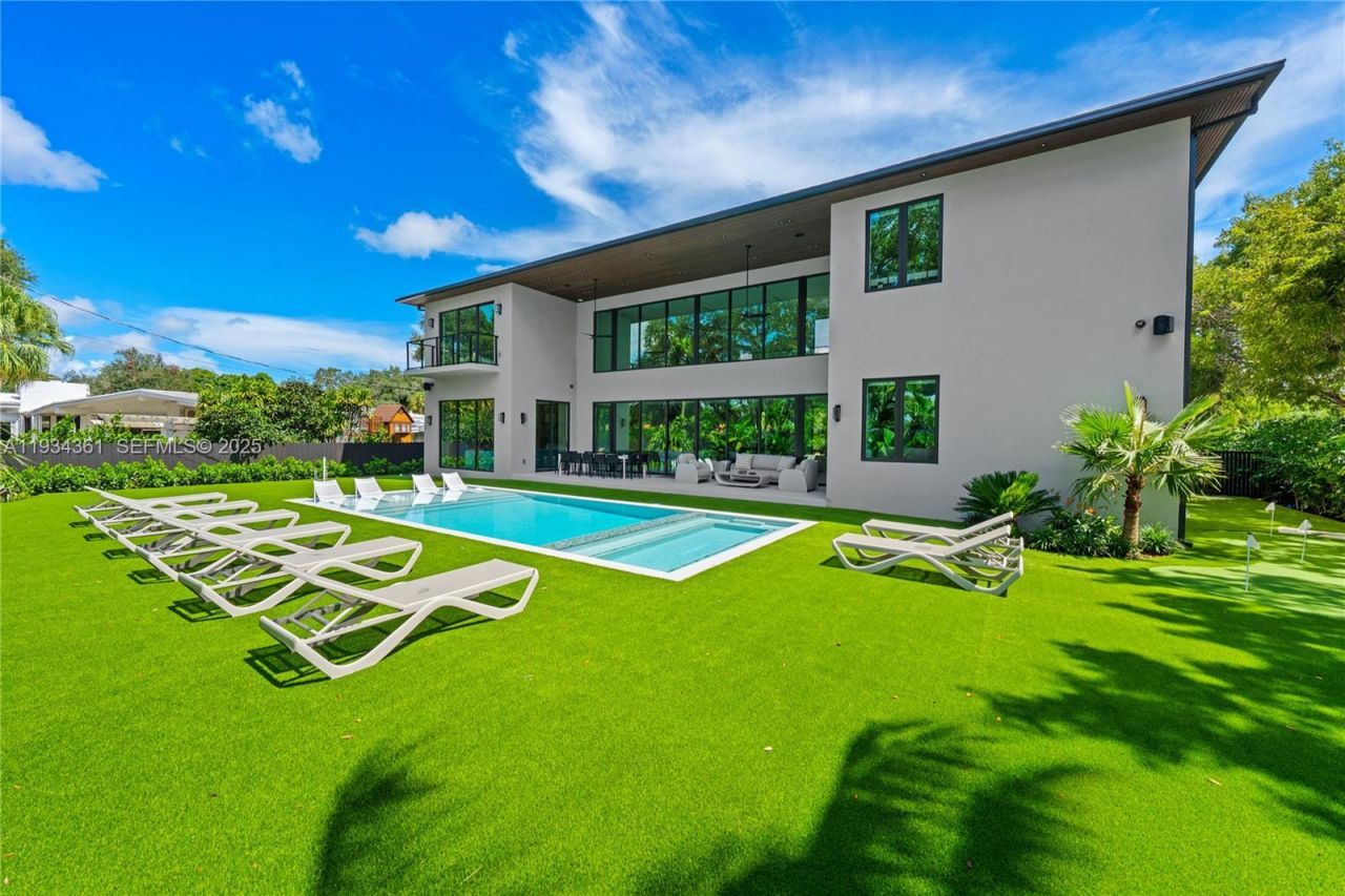 19900 NE 21st Ct , Miami, FL 33179 Photo