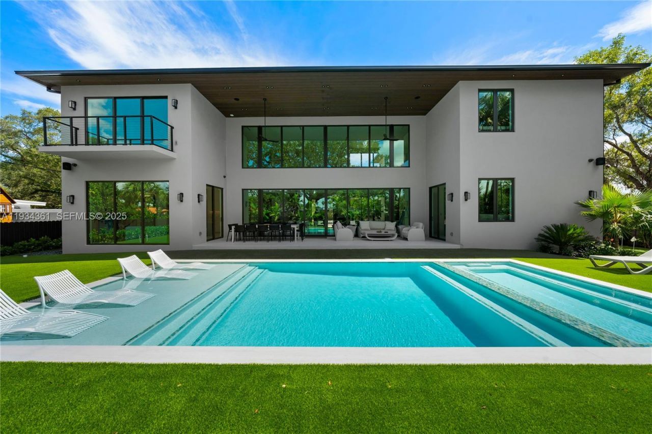 19900 NE 21st Ct , Miami, FL 33179 Photo