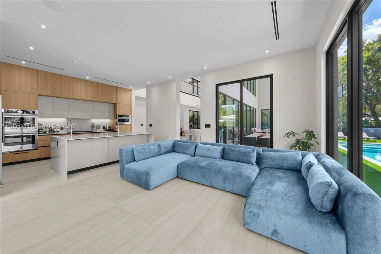 19900 NE 21st Ct , Miami, FL 33179 Photo