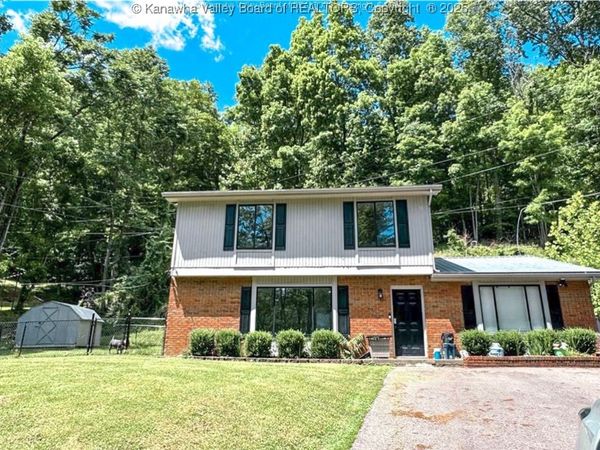 279 Regency Heights, Chapmanville, WV 25508