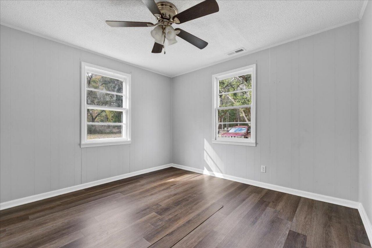 2004 Valnore Road Photo 10