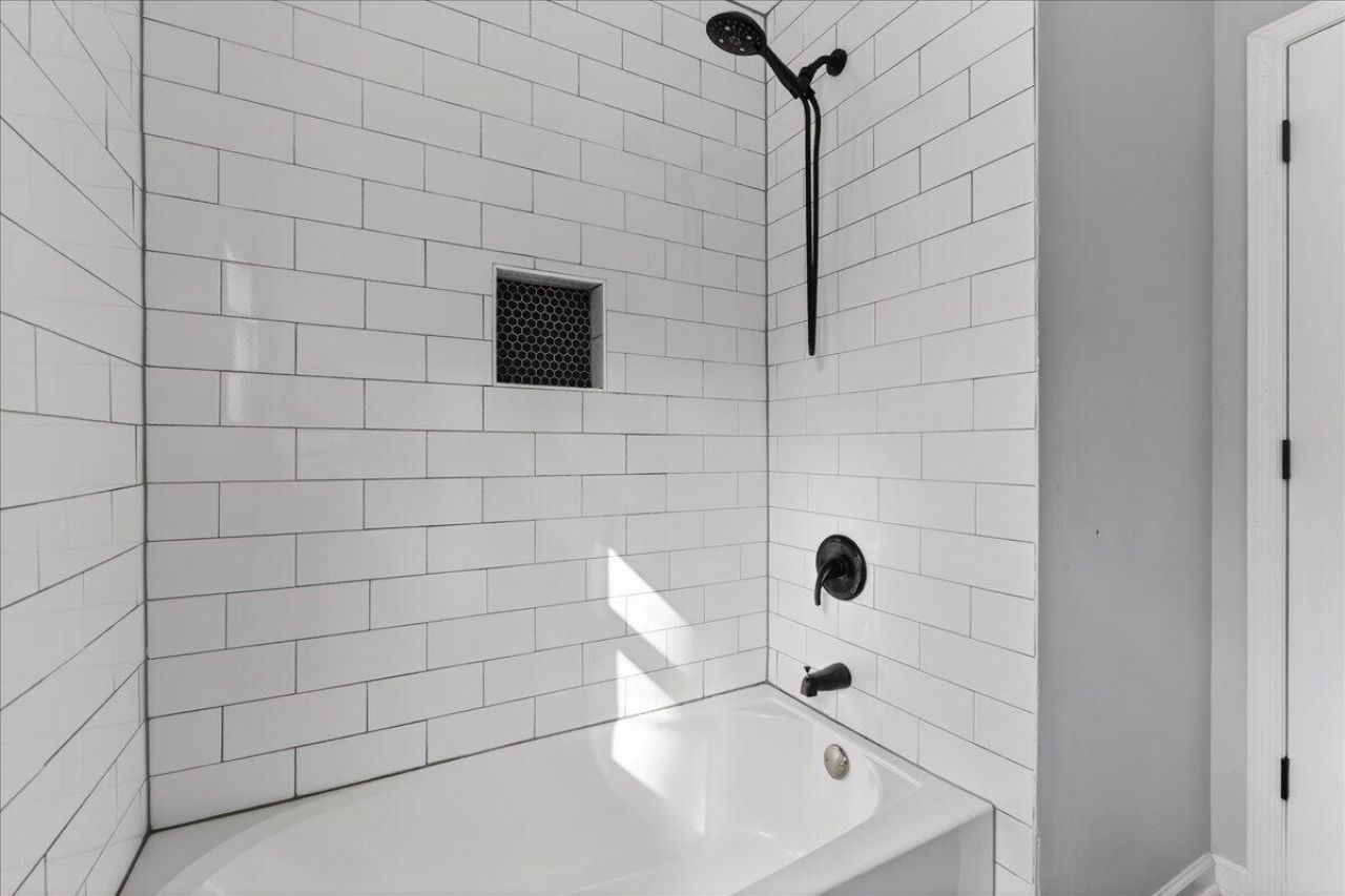 2004 Valnore Road Photo 13