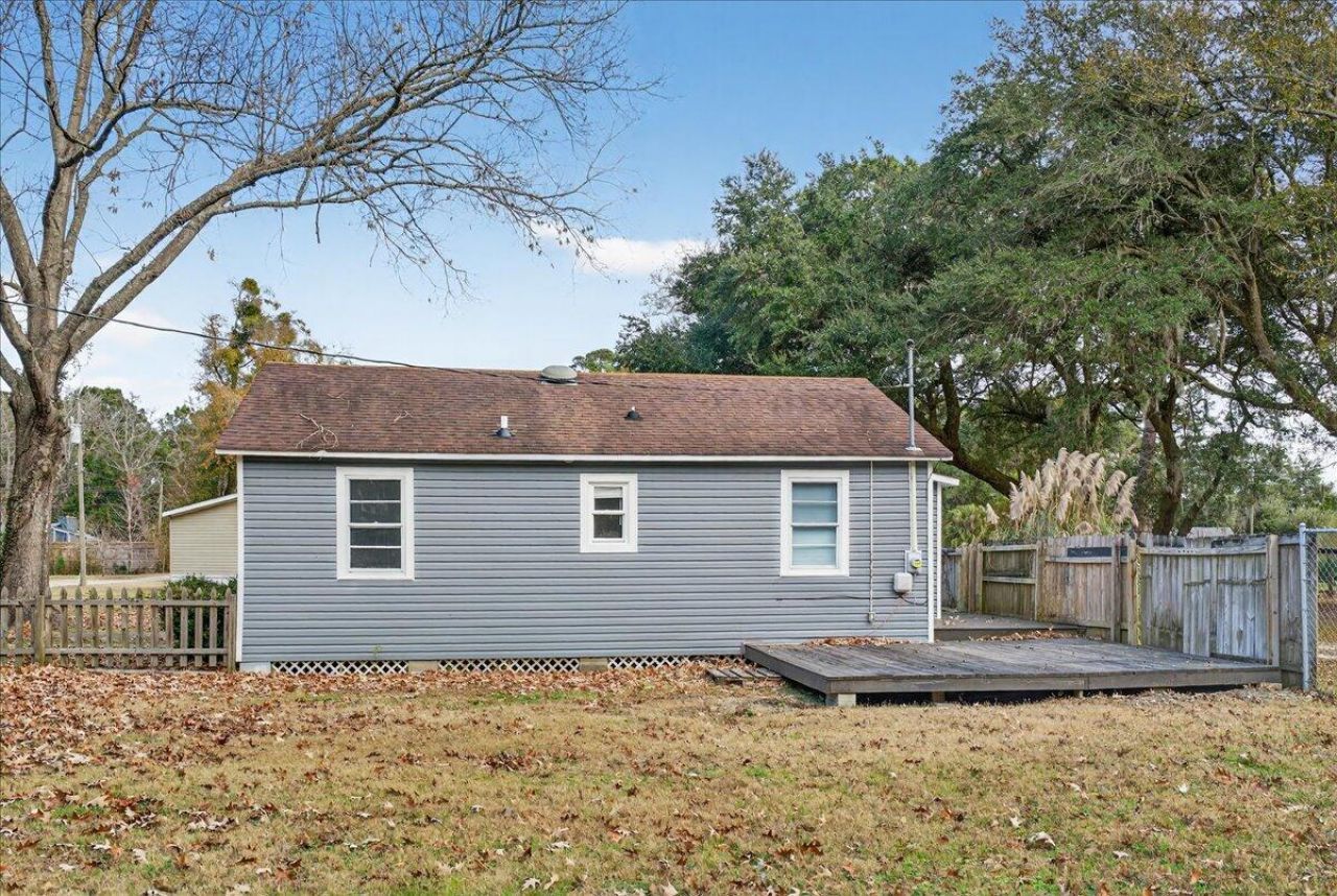 2004 Valnore Road Photo 18