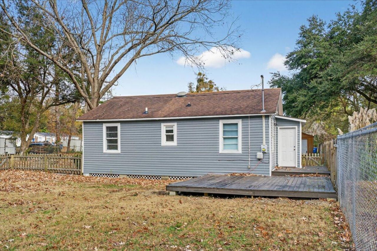 2004 Valnore Road Photo 19