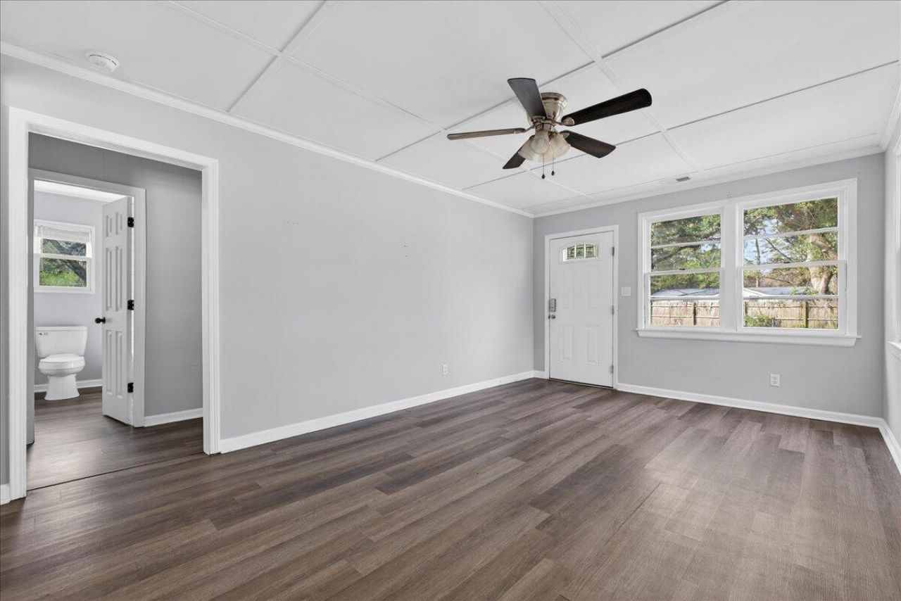 2004 Valnore Road Photo 7