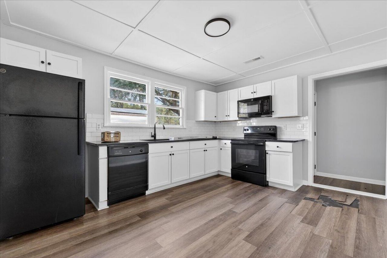 2004 Valnore Road Photo 8