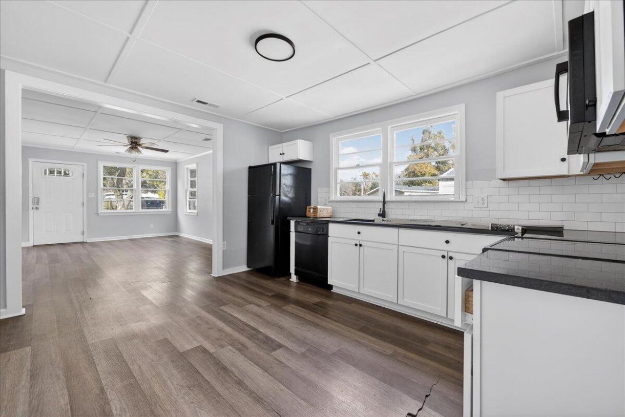 2004 Valnore Road Photo 9