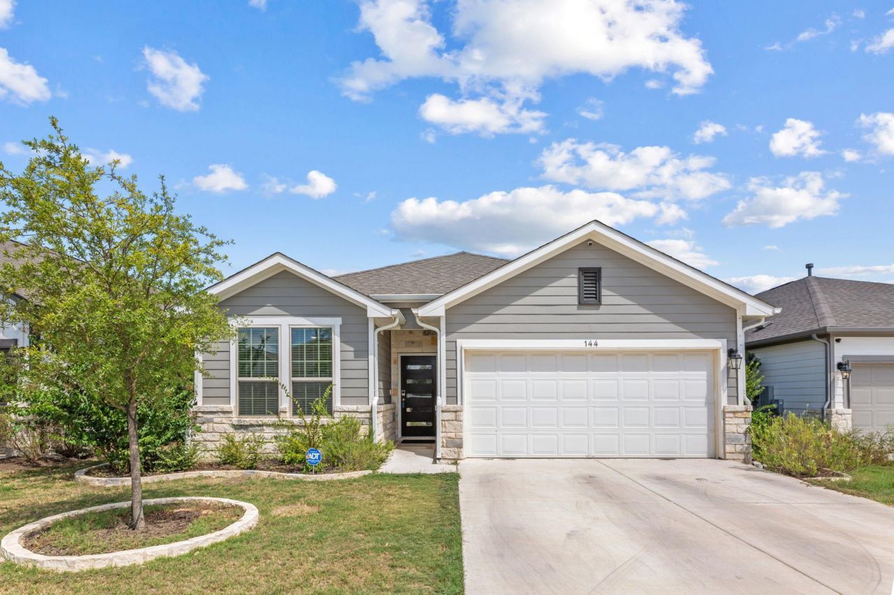 144 Gullivers Dr, Elgin, TX 78621 Main Photo