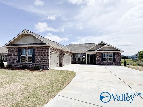1045 Maplehurst Street, Decatur, AL 35603