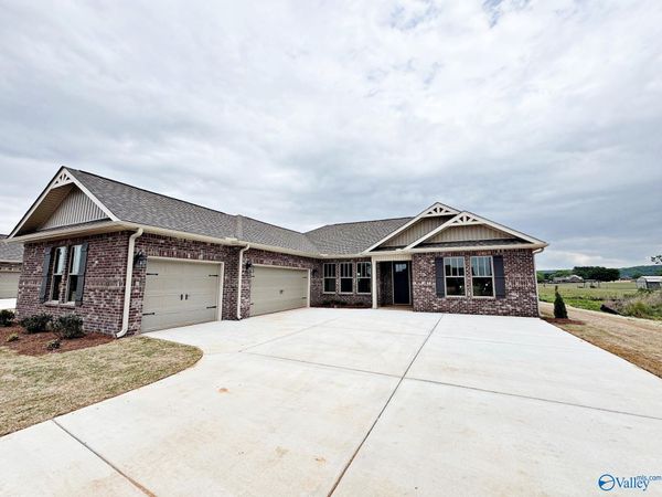 1045 Maplehurst Street, Decatur, AL 35603