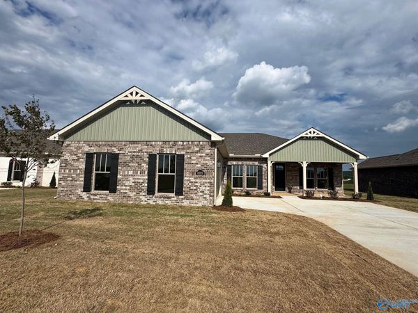 1055 Maplehurst Street, Decatur, AL 35603