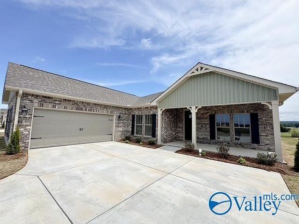 1055 Maplehurst Street, Decatur, AL 35603