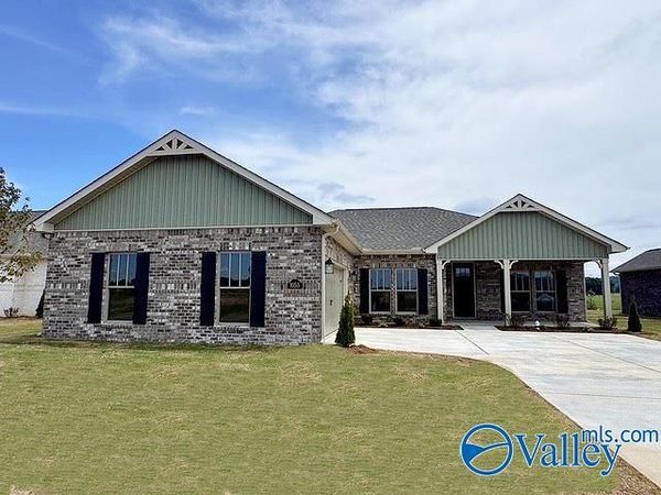 1055 Maplehurst Street, Decatur, AL 35603