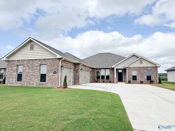 1075 Maplehurst Street, Decatur, AL 35603