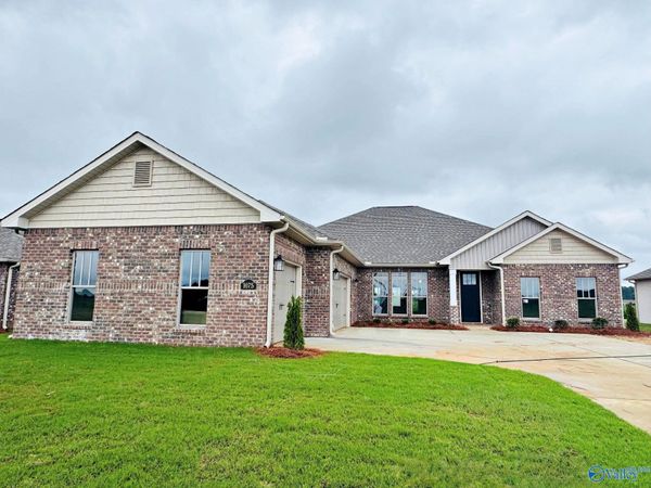 1075 Maplehurst Street, Decatur, AL 35603