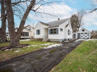 4664 Tomaka Drive, Hamburg, NY 14075