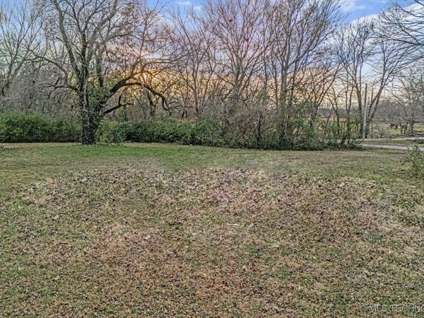 Vine Street, Chelsea, OK 74016