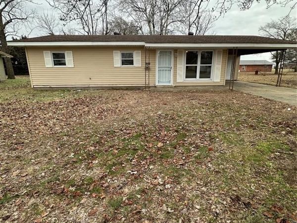 1006 E Almar St, Malden, MO 63860