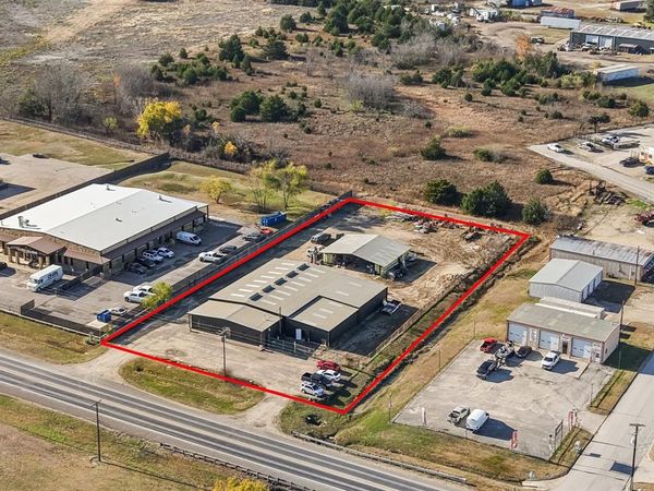 1742 S US Highway 287 , Corsicana, TX 75110