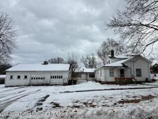 200 N Walnut Street, Vernon, MI 48476