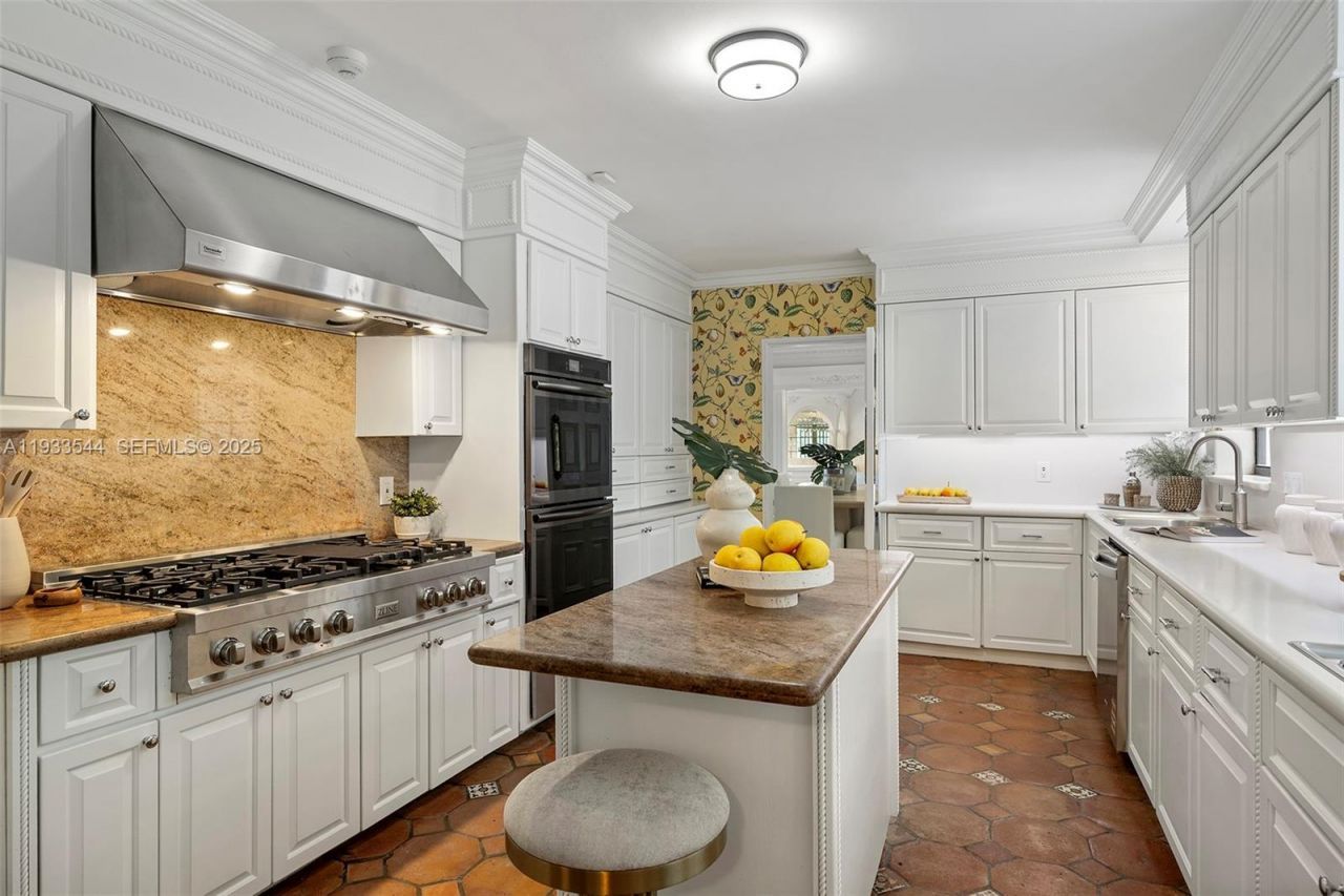 3500 Flamingo Dr , Miami Beach, FL 33140 Photo