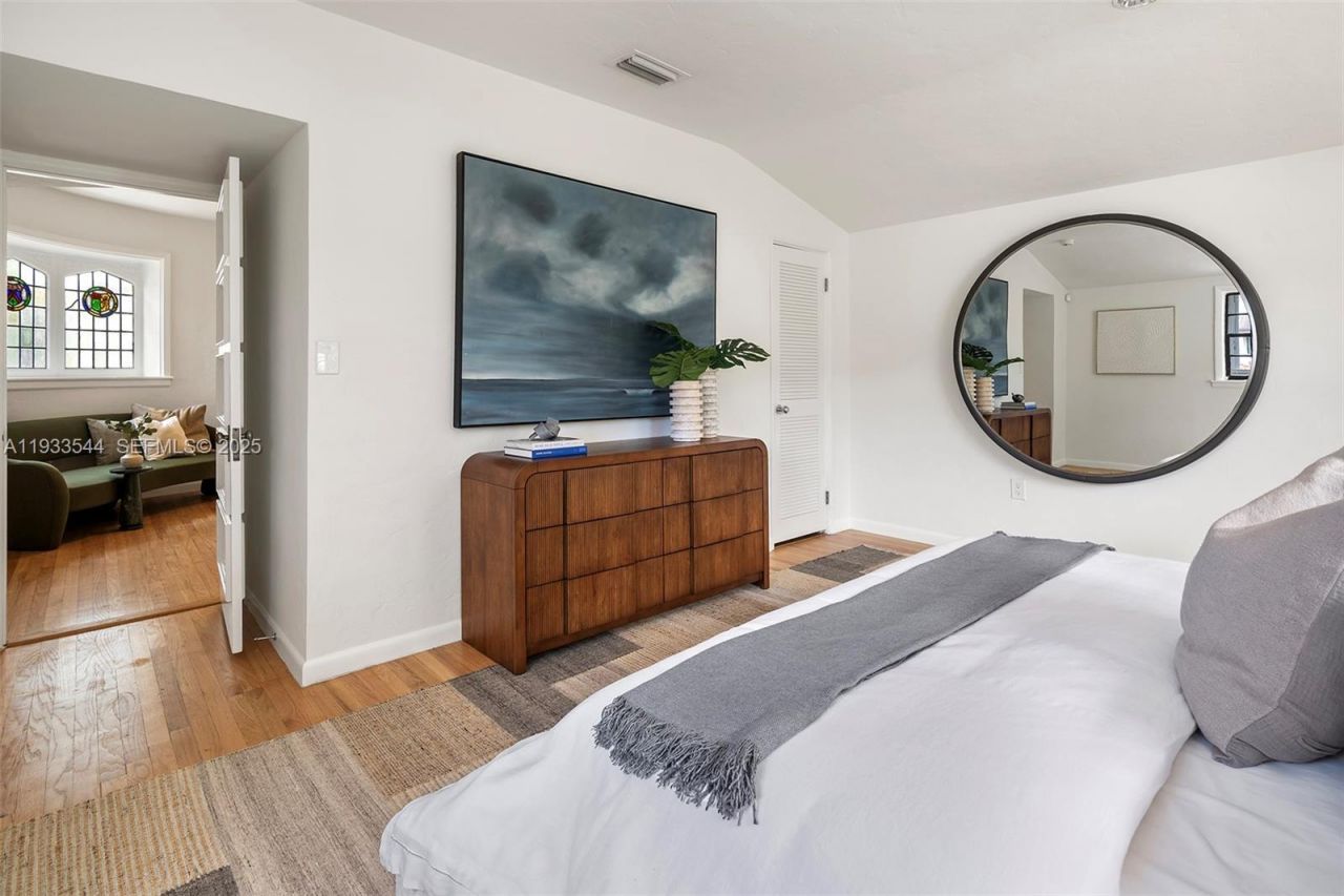 3500 Flamingo Dr , Miami Beach, FL 33140 Photo