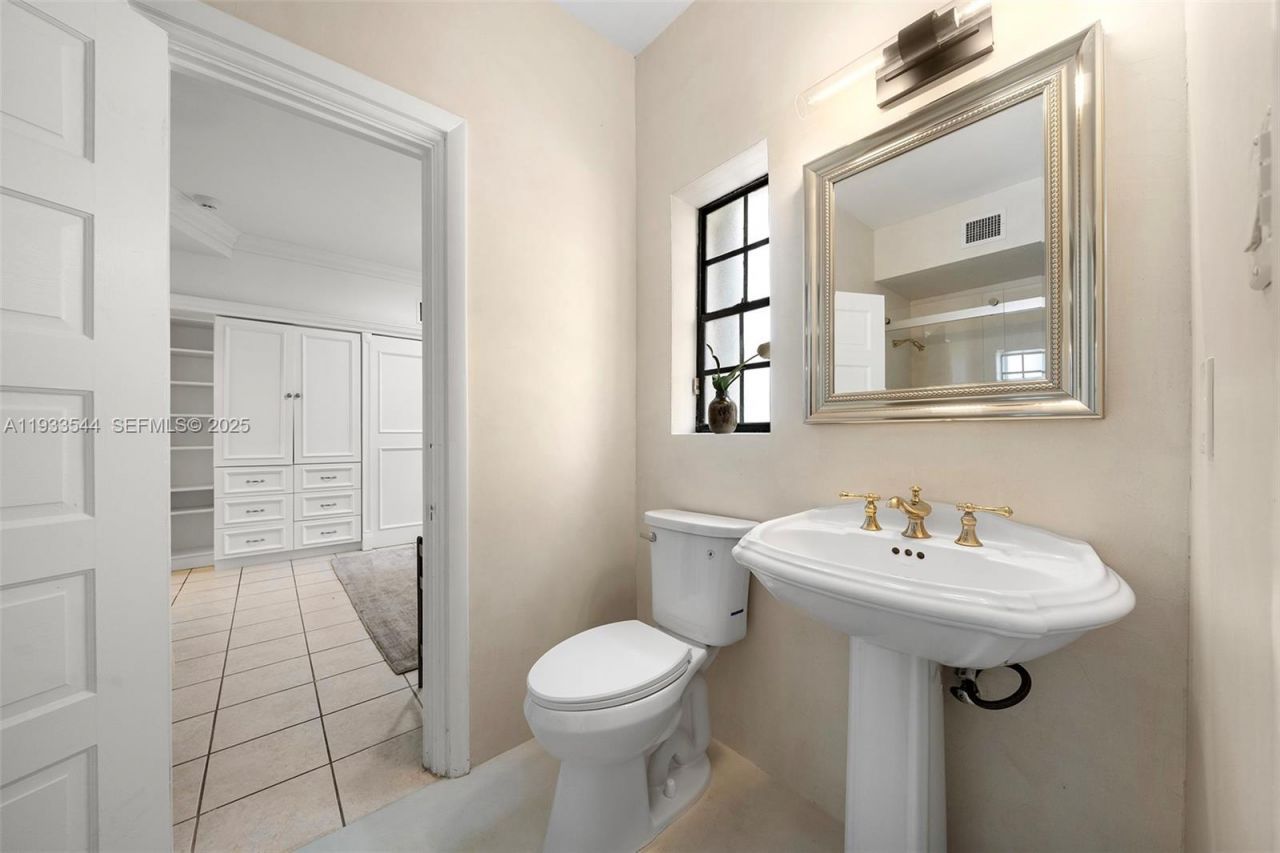 3500 Flamingo Dr , Miami Beach, FL 33140 Photo