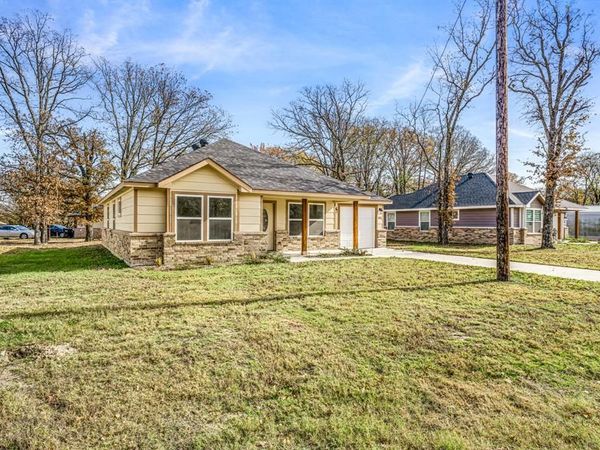 800 Hemlock Drive, West Tawakoni, TX 75474