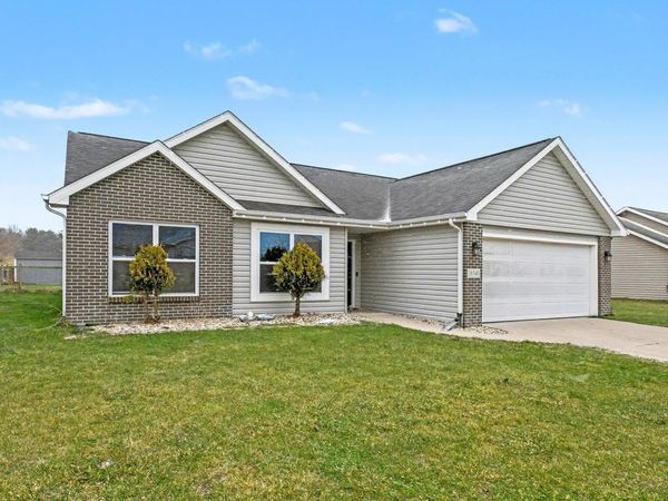 18340 Barrington Drive, New Paris, IN 46553