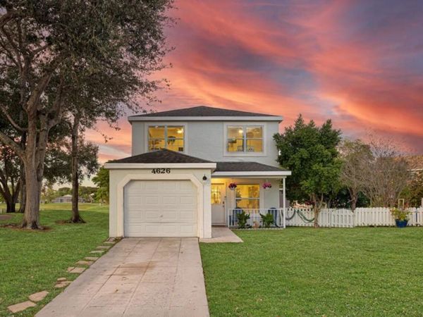 4626 Lakeside Circle, West Palm Beach, FL 33417