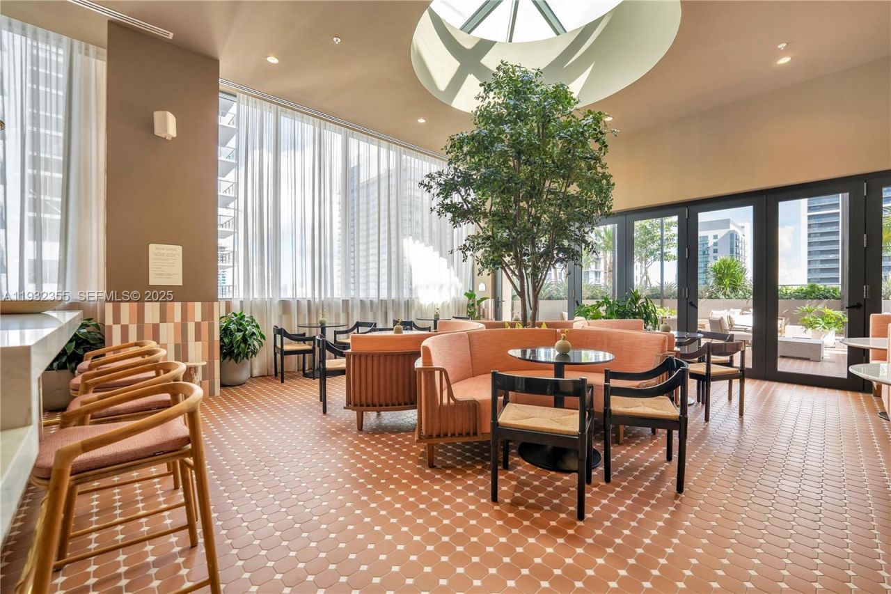 11 NE 6 Street, Unit 2201, Miami, FL 33132 Photo