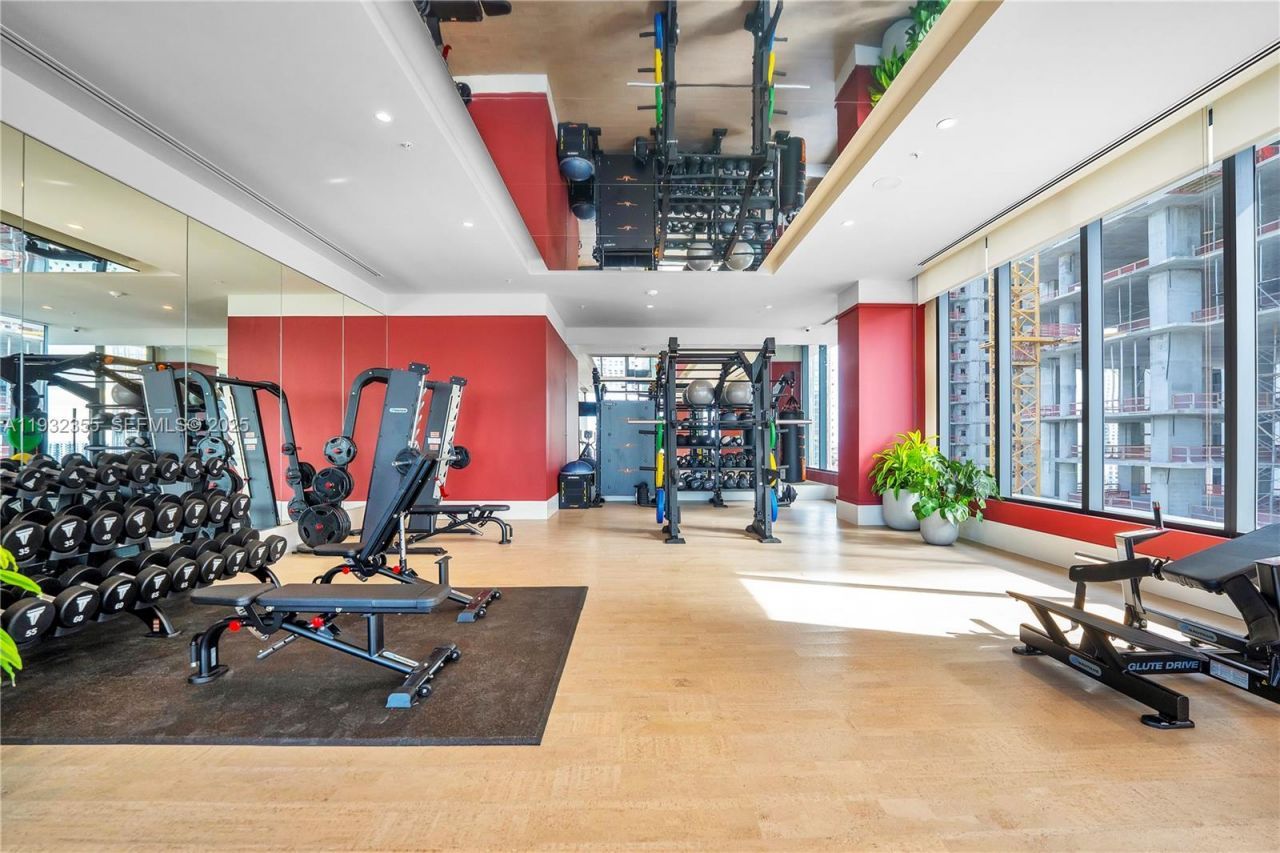 11 NE 6 Street, Unit 2201, Miami, FL 33132 Photo