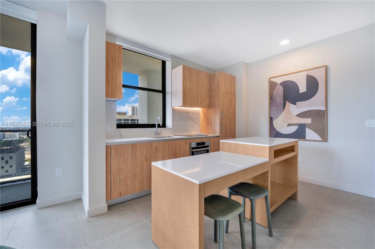 11 NE 6 Street, Unit 2201, Miami, FL 33132 Photo