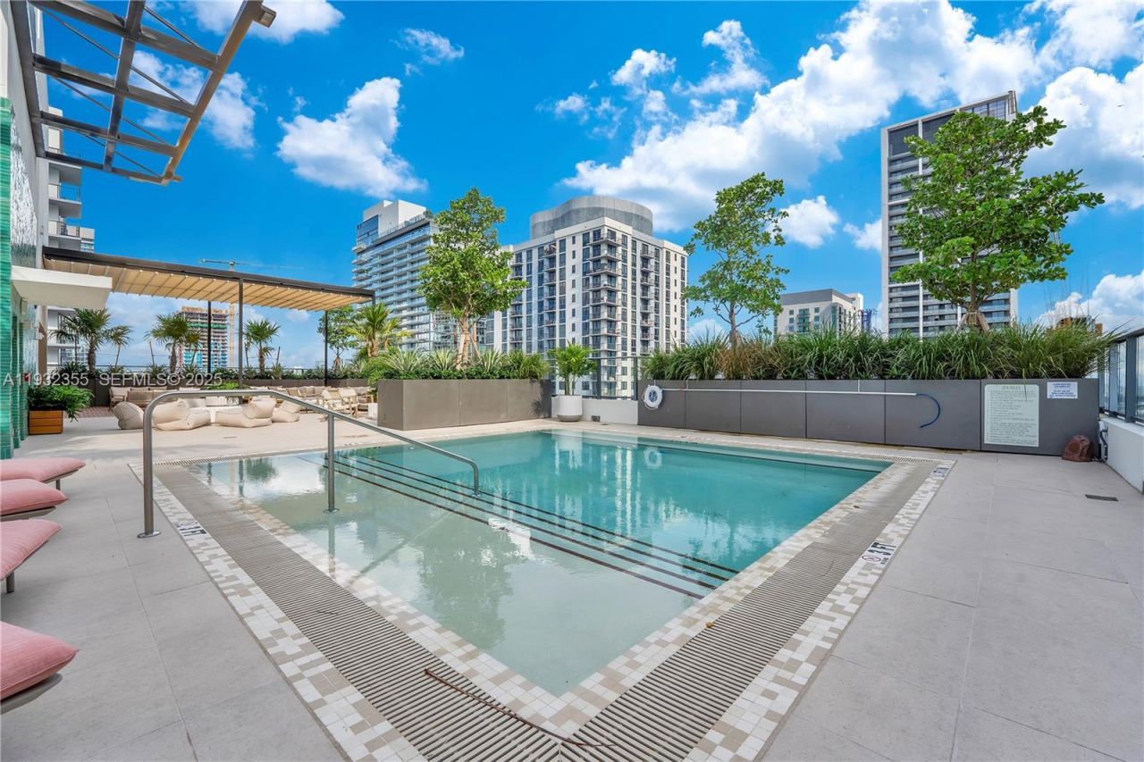 11 NE 6 Street, Unit 2201, Miami, FL 33132 Photo