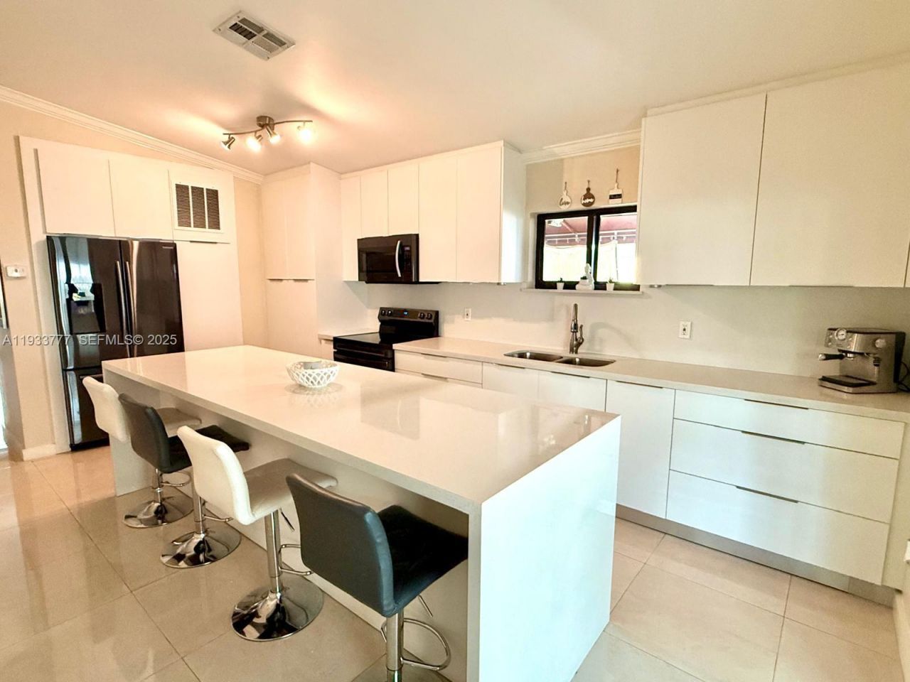 7185 W 30th Ln, Hialeah, FL 33018 Photo