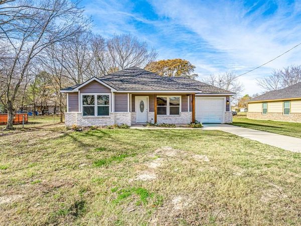 917 Redoak Drive, West Tawakoni, TX 75474