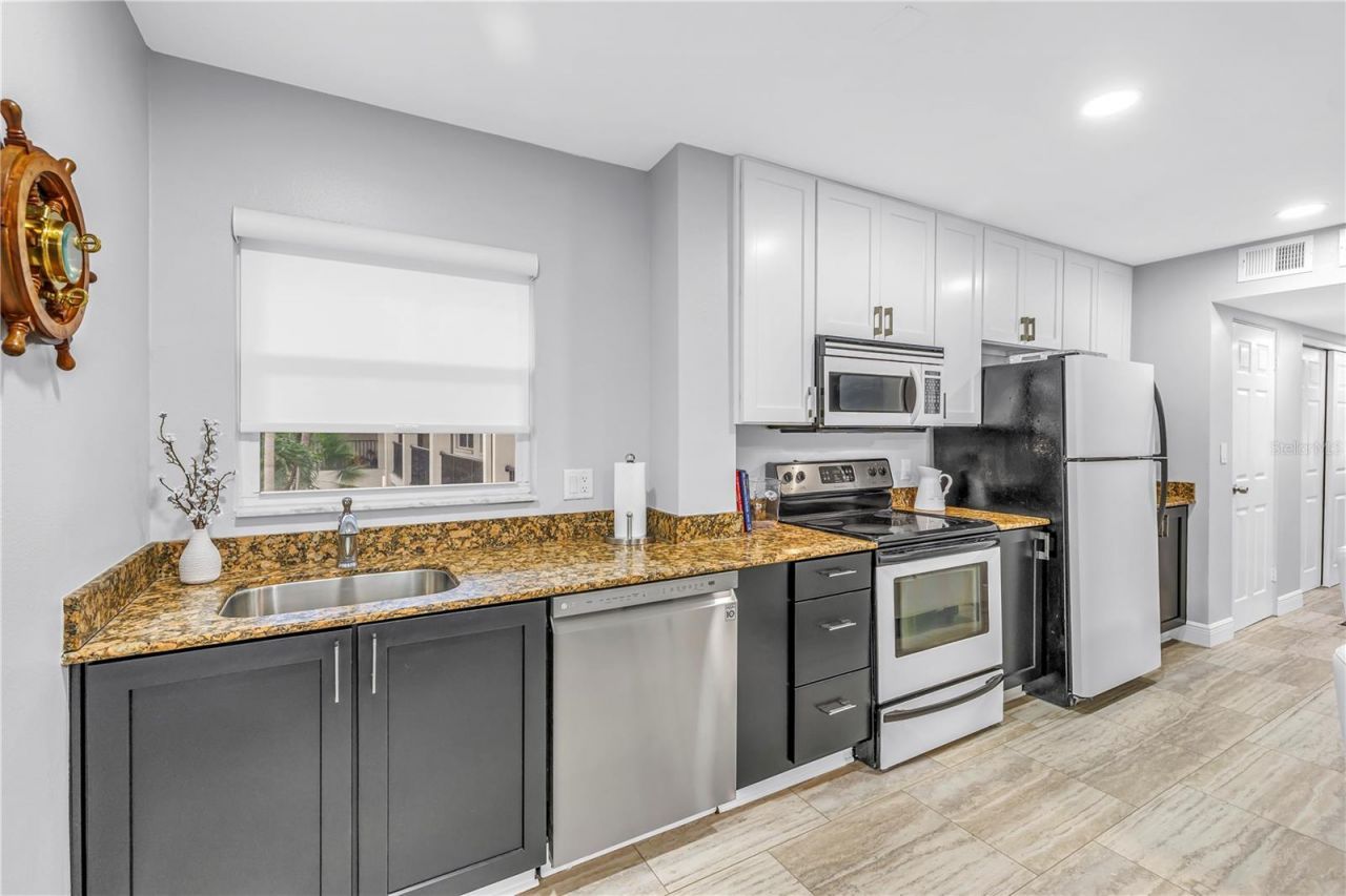 224 6th Avenue N, Unit 7, Saint Petersburg, FL 33701 Photo